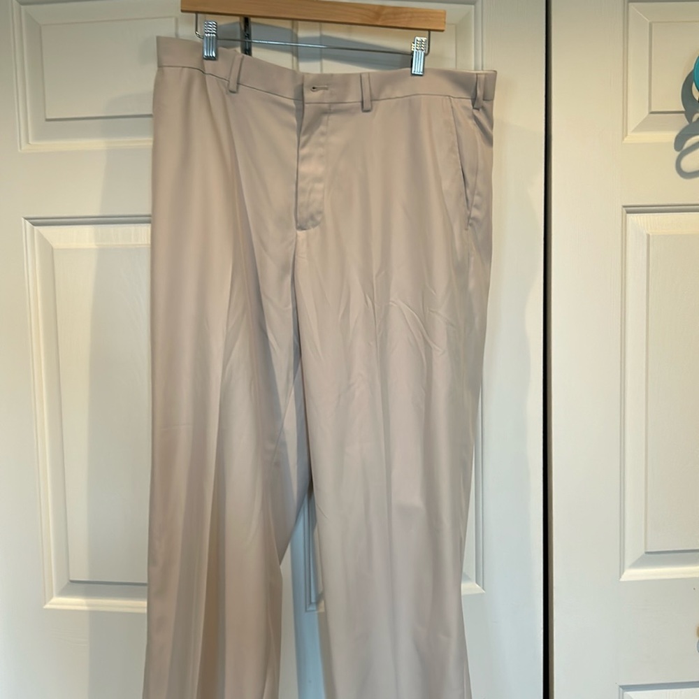 Men’s dress khaki regular fit